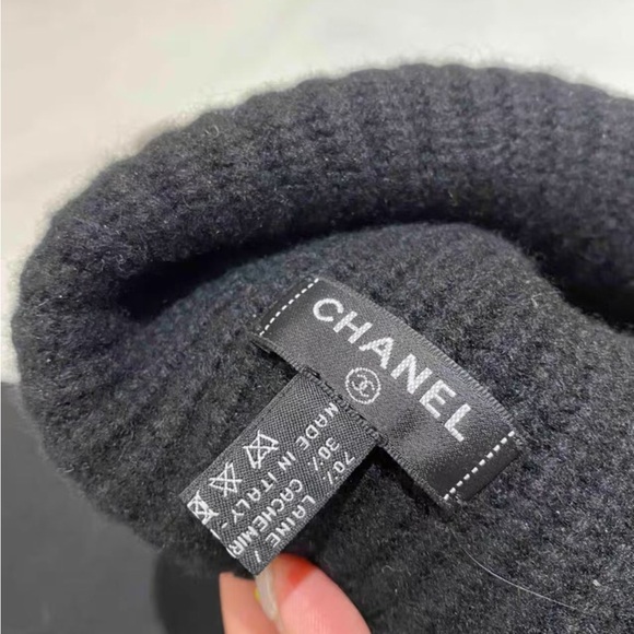 CHANEL Black Knit Hat with White Logo - Picture 2 of 3